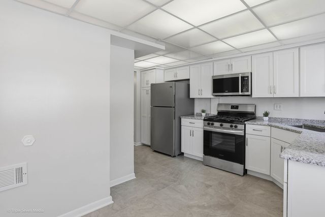 17236 Ridgeland Avenue 412, Tinley Park, IL 60477