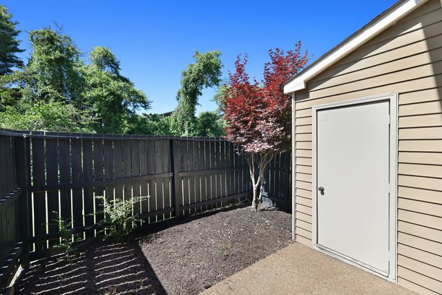 222 Westfield Dr, Nashville, TN 37221