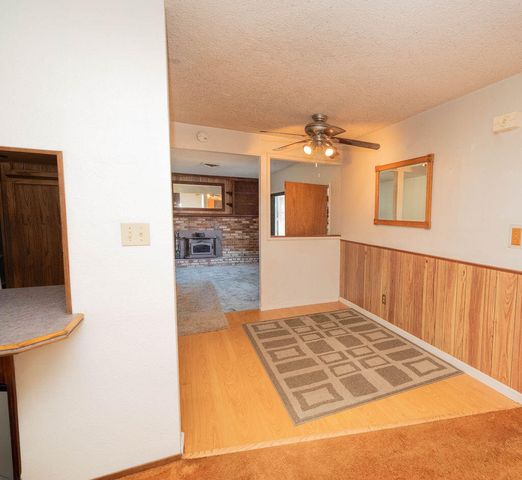 1534 W Canary Drive, Visalia, CA 93291