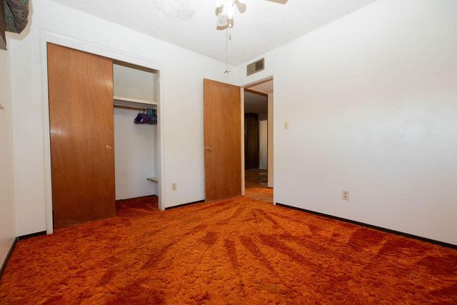 1534 W Canary Drive, Visalia, CA 93291