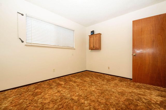 1534 W Canary Drive, Visalia, CA 93291