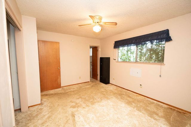 1534 W Canary Drive, Visalia, CA 93291