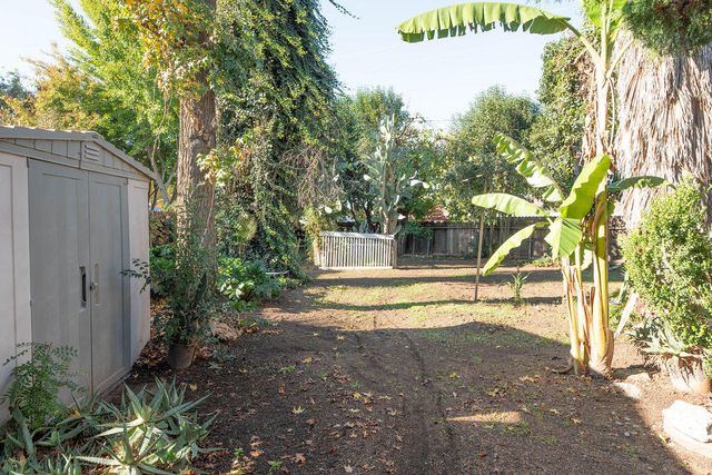 1534 W Canary Drive, Visalia, CA 93291