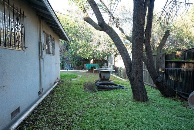 1534 W Canary Drive, Visalia, CA 93291