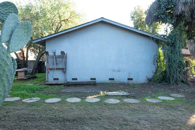 1534 W Canary Drive, Visalia, CA 93291