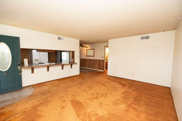 1534 W Canary Drive, Visalia, CA 93291