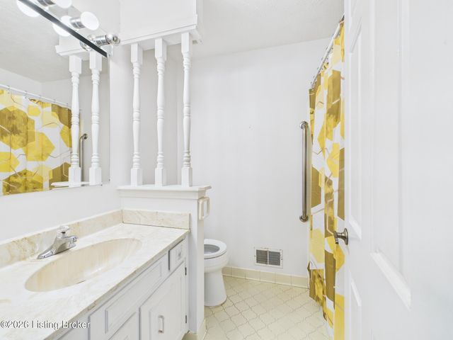 3805 Bigelow Dr, Jeffersontown, KY 40299