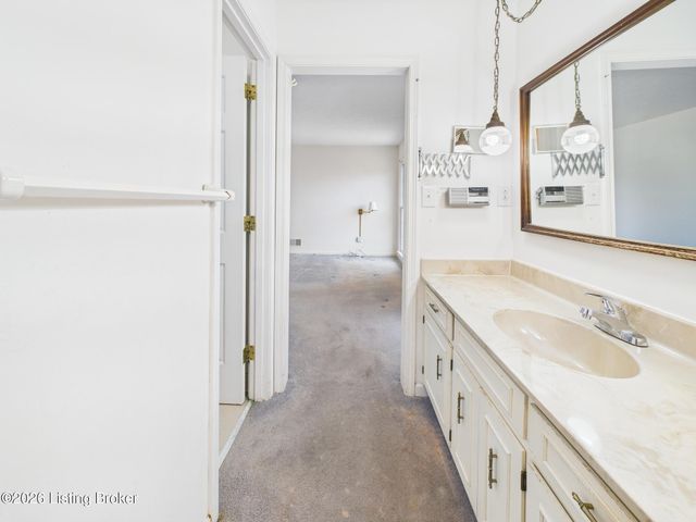 3805 Bigelow Dr, Jeffersontown, KY 40299