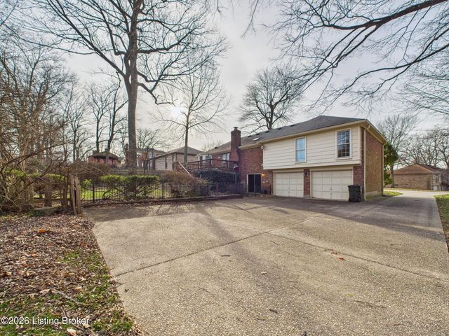 3805 Bigelow Dr, Jeffersontown, KY 40299