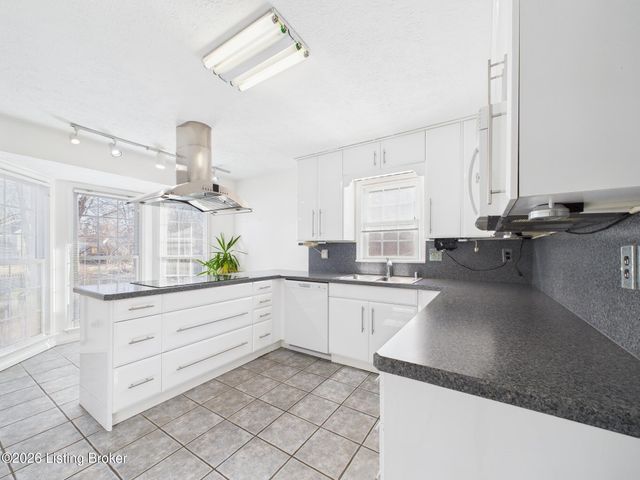 3805 Bigelow Dr, Jeffersontown, KY 40299