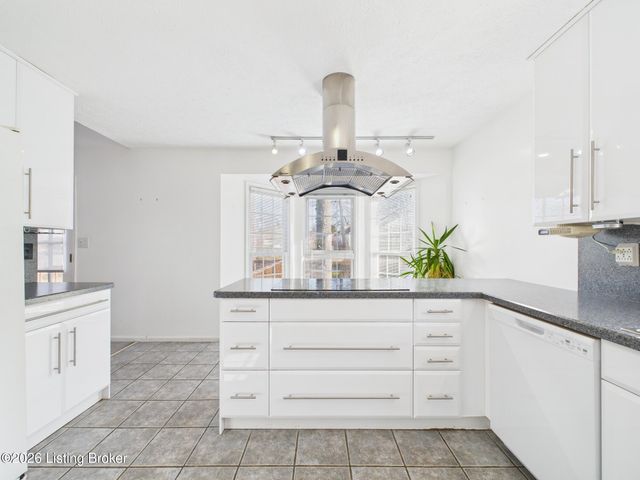 3805 Bigelow Dr, Jeffersontown, KY 40299