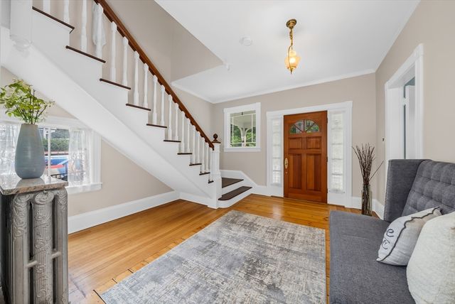 49 Abbot St, Andover, MA 01810