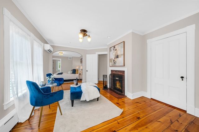 49 Abbot St, Andover, MA 01810