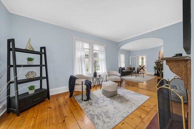 49 Abbot St, Andover, MA 01810