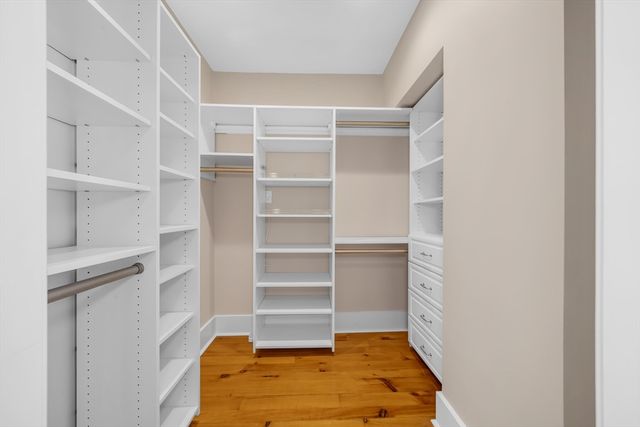 49 Abbot St, Andover, MA 01810