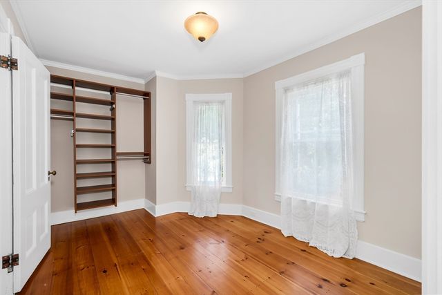 49 Abbot St, Andover, MA 01810