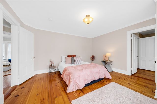 49 Abbot St, Andover, MA 01810