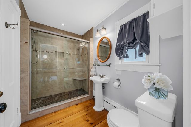 49 Abbot St, Andover, MA 01810