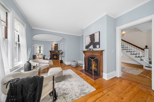 49 Abbot St, Andover, MA 01810