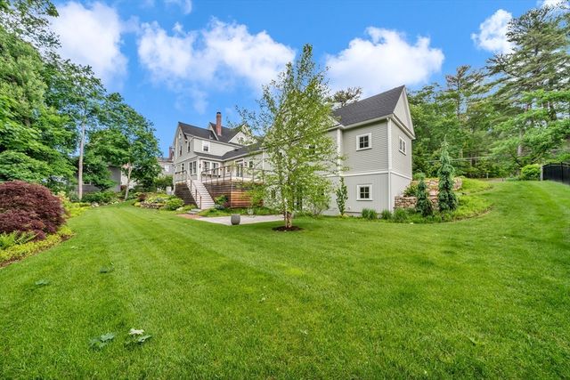 49 Abbot St, Andover, MA 01810