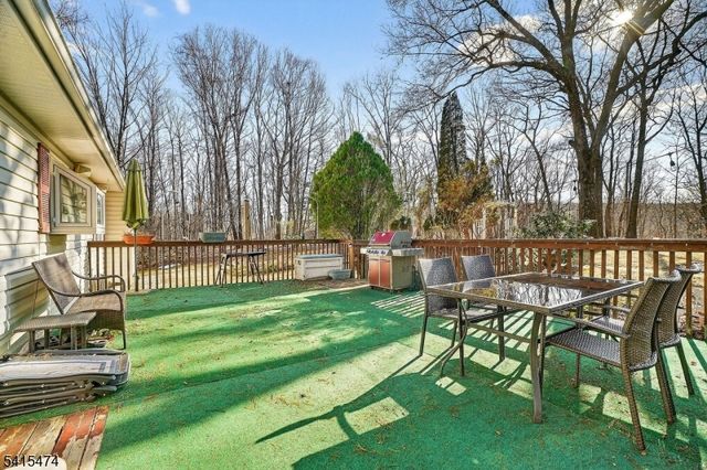 21 Ulster St, West Milford Twp., NJ 07480