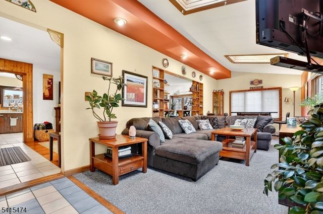 21 Ulster St, West Milford Twp., NJ 07480