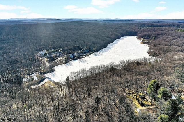 21 Ulster St, West Milford Twp., NJ 07480