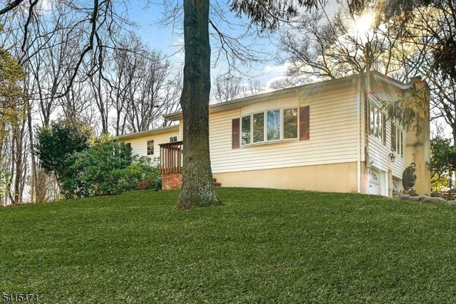 21 Ulster St, West Milford Twp., NJ 07480