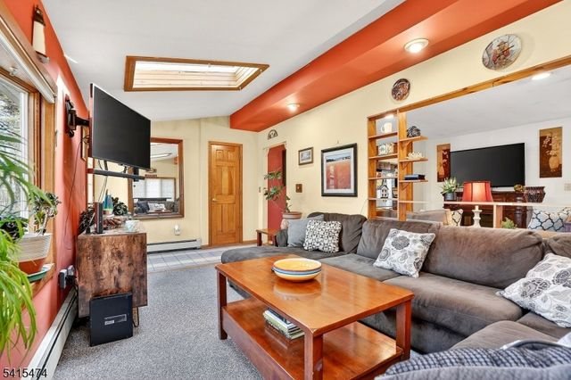 21 Ulster St, West Milford Twp., NJ 07480