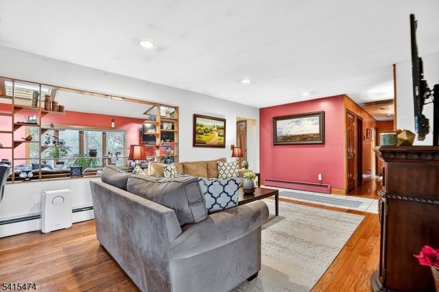 21 Ulster St, West Milford Twp., NJ 07480