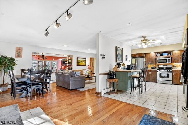 21 Ulster St, West Milford Twp., NJ 07480