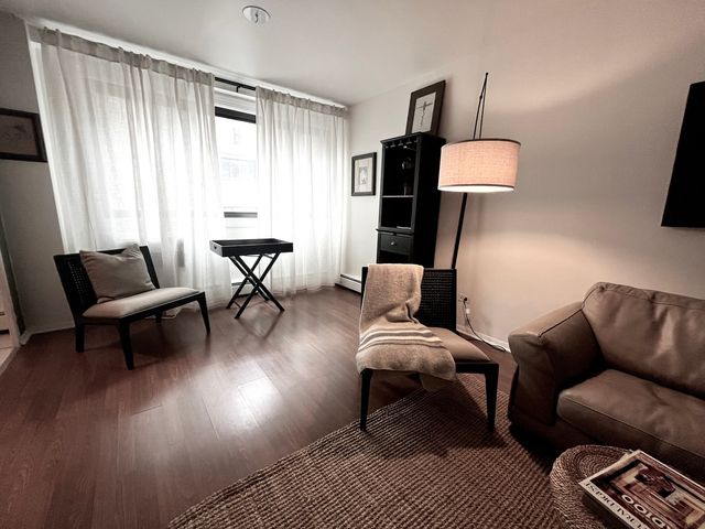 6300 N Sheridan Road 203, Chicago, IL 60660