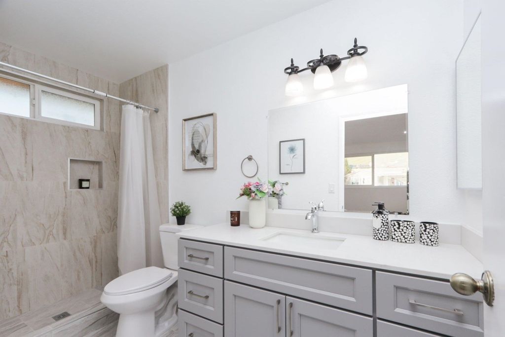 Image 30 of property listing at 803 Ulmeca Pl, Fremont, CA 94539