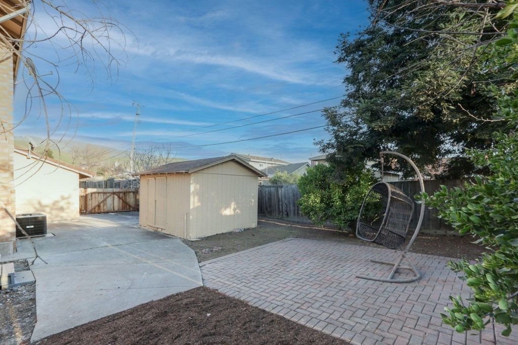 Image 40 of property listing at 803 Ulmeca Pl, Fremont, CA 94539