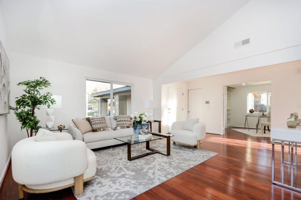 Image 7 of property listing at 803 Ulmeca Pl, Fremont, CA 94539