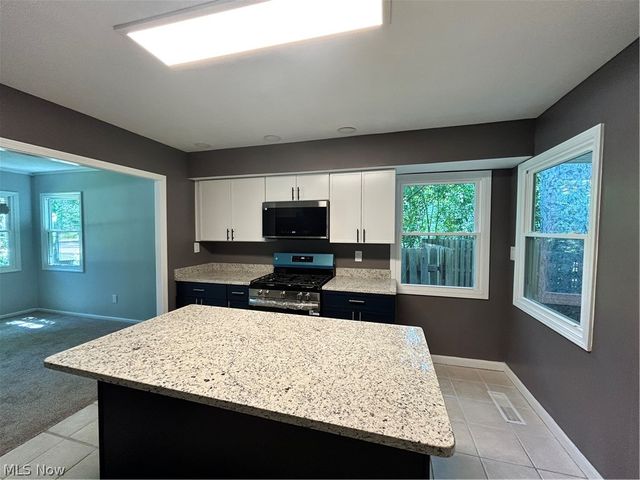 992 Lander Road, Highland Heights, OH 44143