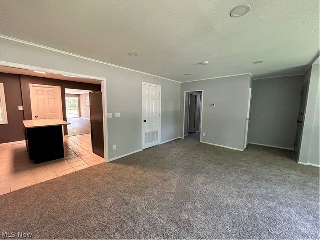 992 Lander Road, Highland Heights, OH 44143
