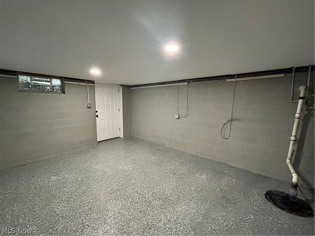 992 Lander Road, Highland Heights, OH 44143