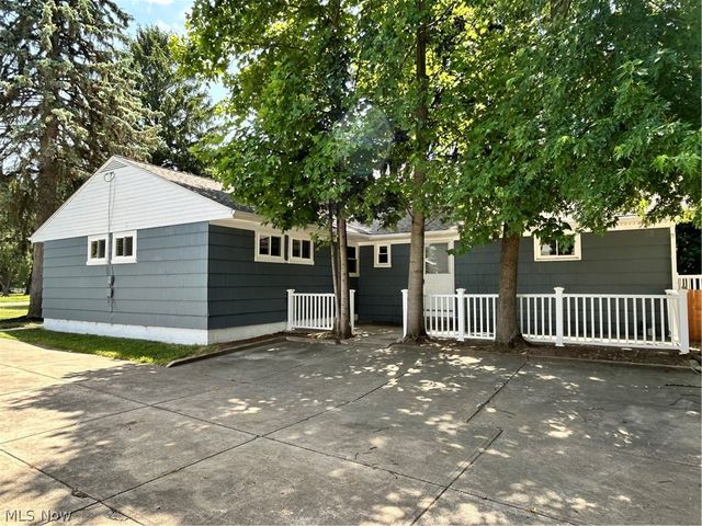 992 Lander Road, Highland Heights, OH 44143