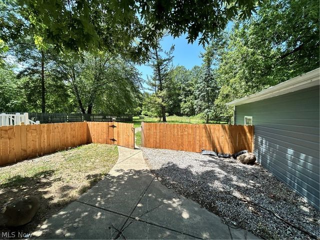 992 Lander Road, Highland Heights, OH 44143
