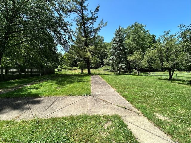 992 Lander Road, Highland Heights, OH 44143
