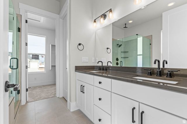 3033 W 2600 N, Clinton, UT 84015