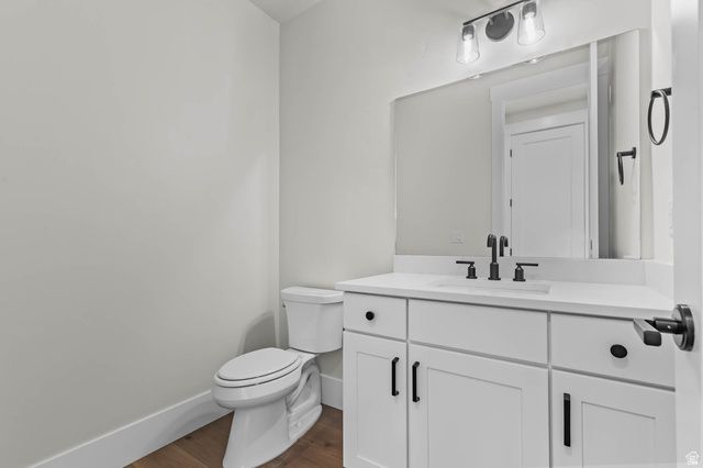 3033 W 2600 N, Clinton, UT 84015