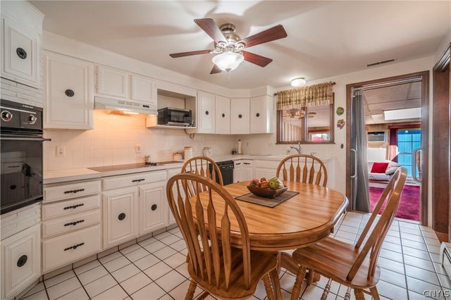 110 Bellshire Lane, Syracuse, NY 13208