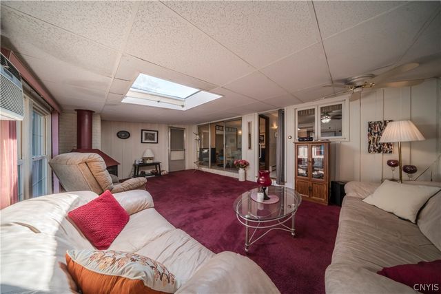 110 Bellshire Lane, Syracuse, NY 13208