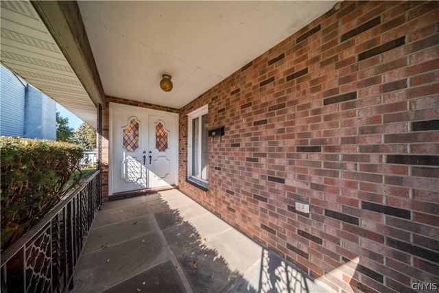 110 Bellshire Lane, Syracuse, NY 13208