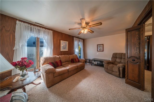 110 Bellshire Lane, Syracuse, NY 13208