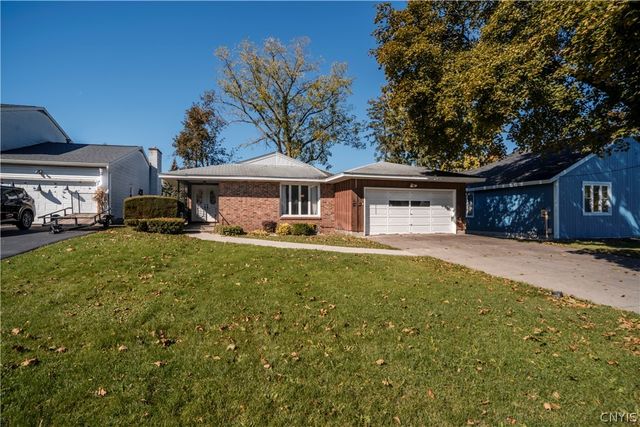 110 Bellshire Lane, Syracuse, NY 13208