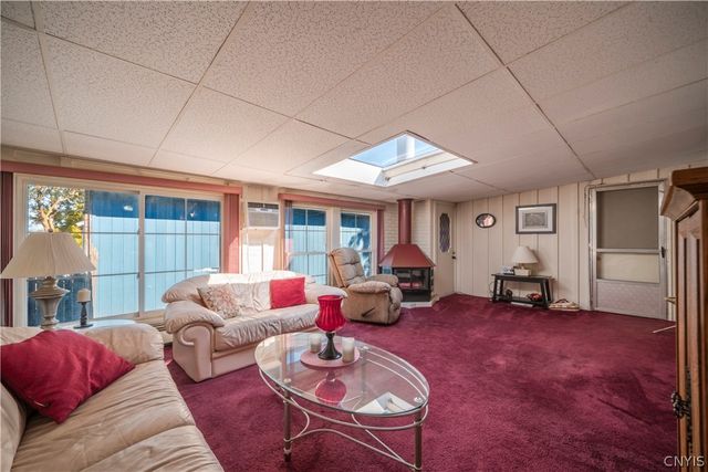 110 Bellshire Lane, Syracuse, NY 13208