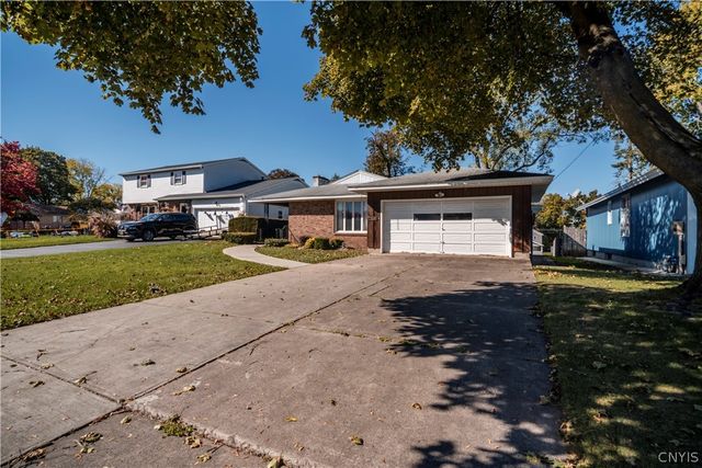 110 Bellshire Lane, Syracuse, NY 13208